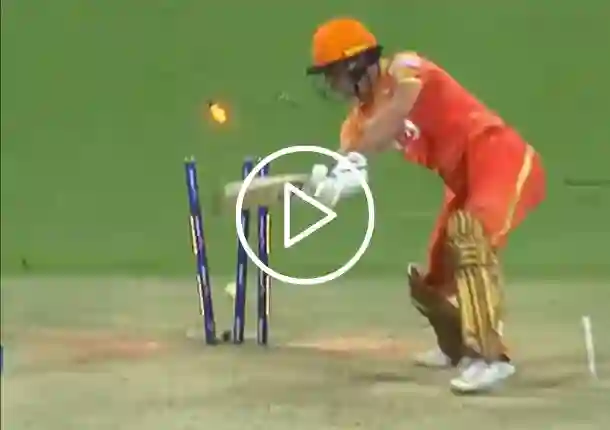 [Watch] Former KKR Star Cleans Up Another KKR Star With A Searing Yorker in ILT20 Clash